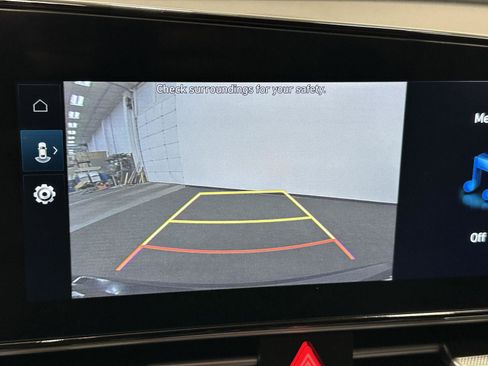 Certified 2024 Hyundai Elantra SEL FWD image 20