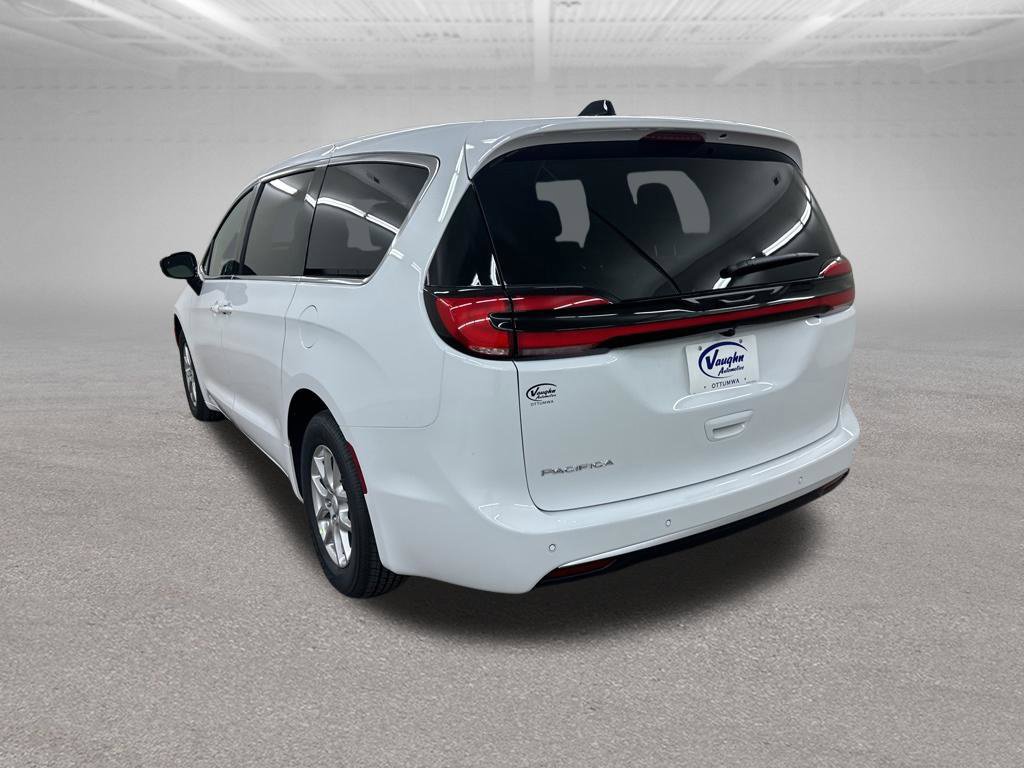 New 2027 Chrysler Pacifica Select FWD image 8