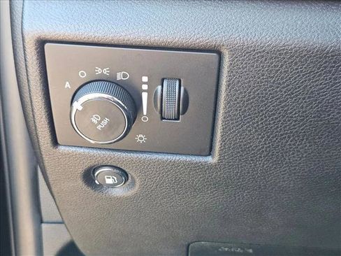 Used 2018 Jeep Grand Cherokee Laredo image 13