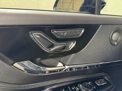 New 2026 Lincoln Corsair Premiere image 16