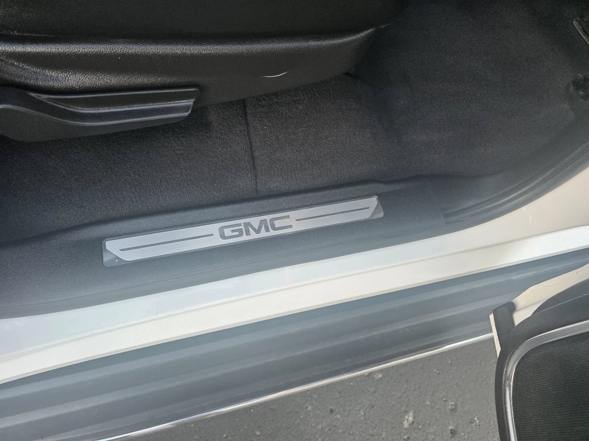 Used 2019 GMC Yukon XL SLT AWD/4WD image 35