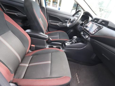 Used 2024 Nissan Versa SR FWD image 12