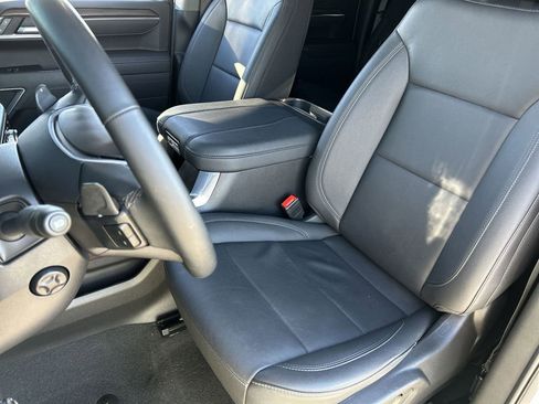 Used 2025 GMC Sierra 1500 SLT w/ SLT Premium Package image 19