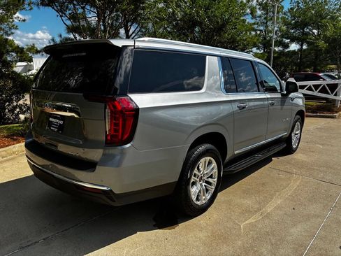 Used 2023 GMC Yukon XL SLT w/ SLT Premium Package RWD image 9