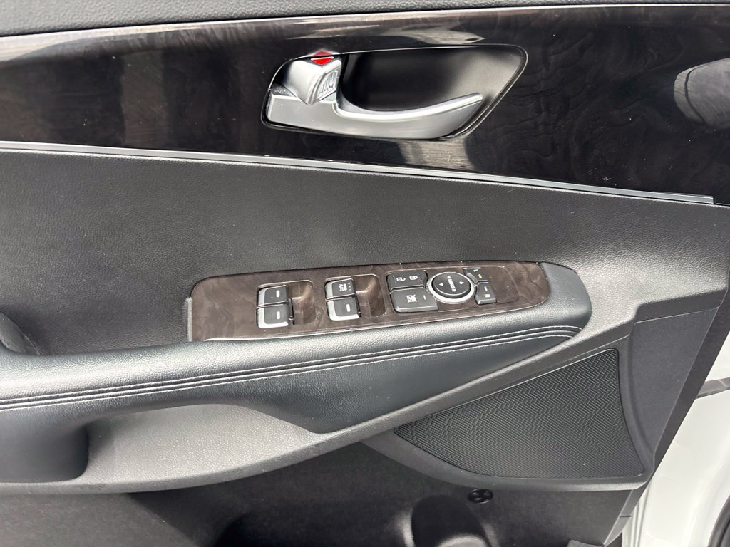 Used 2018 Kia Sorento AWD image 15