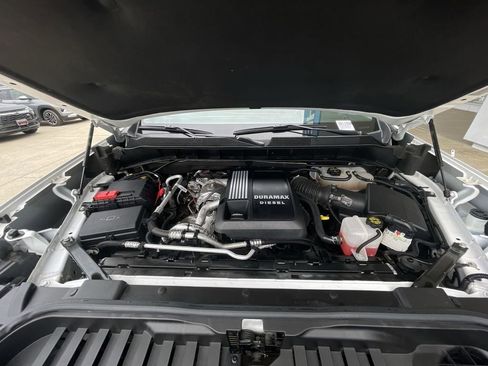 Used 2025 Chevrolet Silverado 1500 LTZ AWD/4WD image 28