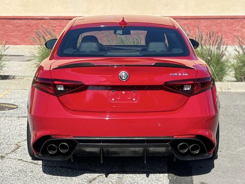 Used 2017 Alfa Romeo Giulia Quadrifoglio image 6