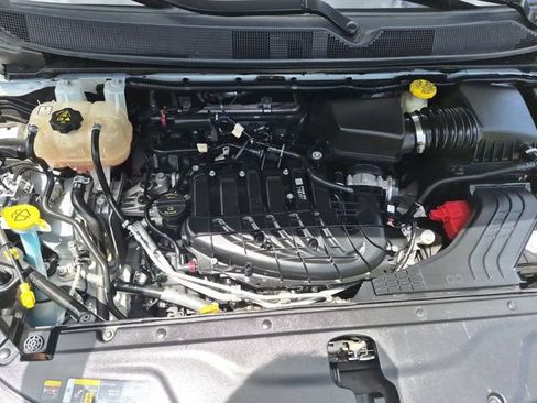 Used 2023 Chrysler Pacifica Limited FWD image 36