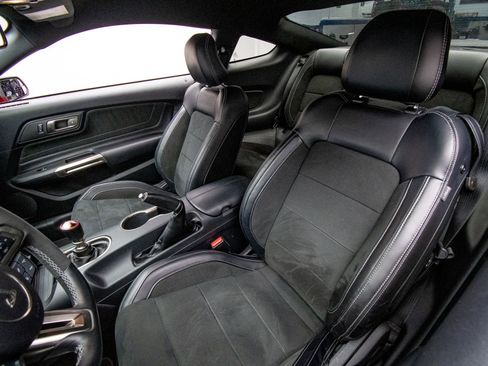 Used 2016 Ford Mustang Shelby GT350 w/ Technology Package image 11