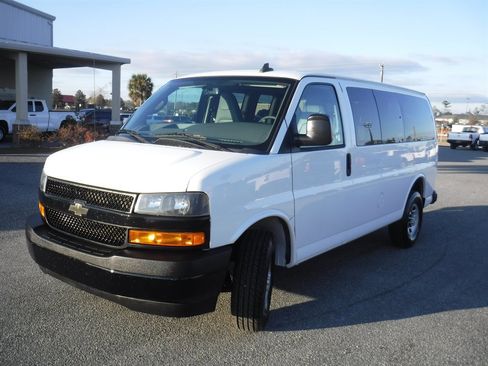 Used 2020 Chevrolet Express 3500 LS image 18