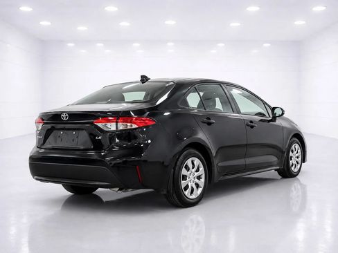 Used 2021 Toyota Corolla LE w/ Carpet Mat Package (TMS) FWD image 5