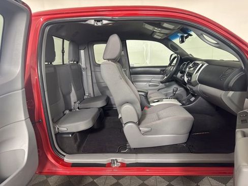 Used 2012 Toyota Tacoma 4x4 Access Cab V6 w/ SR5 Pkg image 6