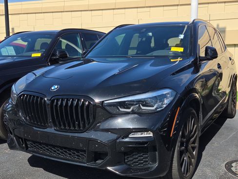 Used 2021 BMW X5 sDrive40i w/ M Sport Package RWD image 3