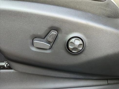 New 2026 Chrysler Pacifica Limited w/ S Appearance Package image 11