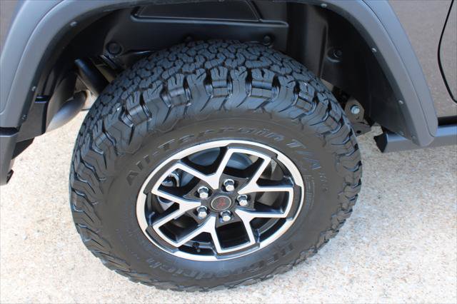 Certified 2025 Jeep Wrangler Rubicon w/ Convenience Group AWD/4WD image 13