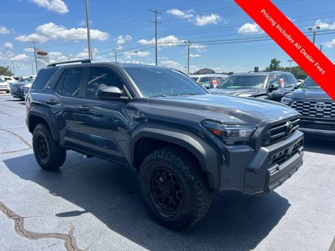 Used 2025 Toyota 4Runner SR5 AWD/4WD image 23