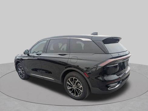 Used 2025 Lincoln Nautilus Premier AWD/4WD image 6