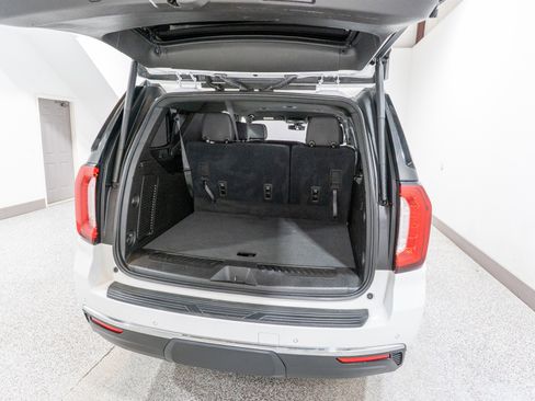 Used 2021 GMC Yukon XL SLT RWD image 34