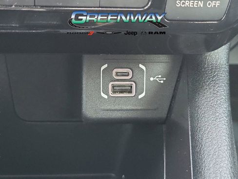 Used 2022 Jeep Compass Latitude image 16