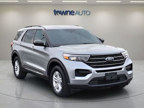Used 2022 Ford Explorer XLT AWD/4WD image 7