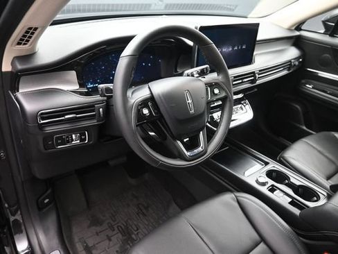 Certified 2023 Lincoln Corsair AWD w/ Equipment Group 101A image 9