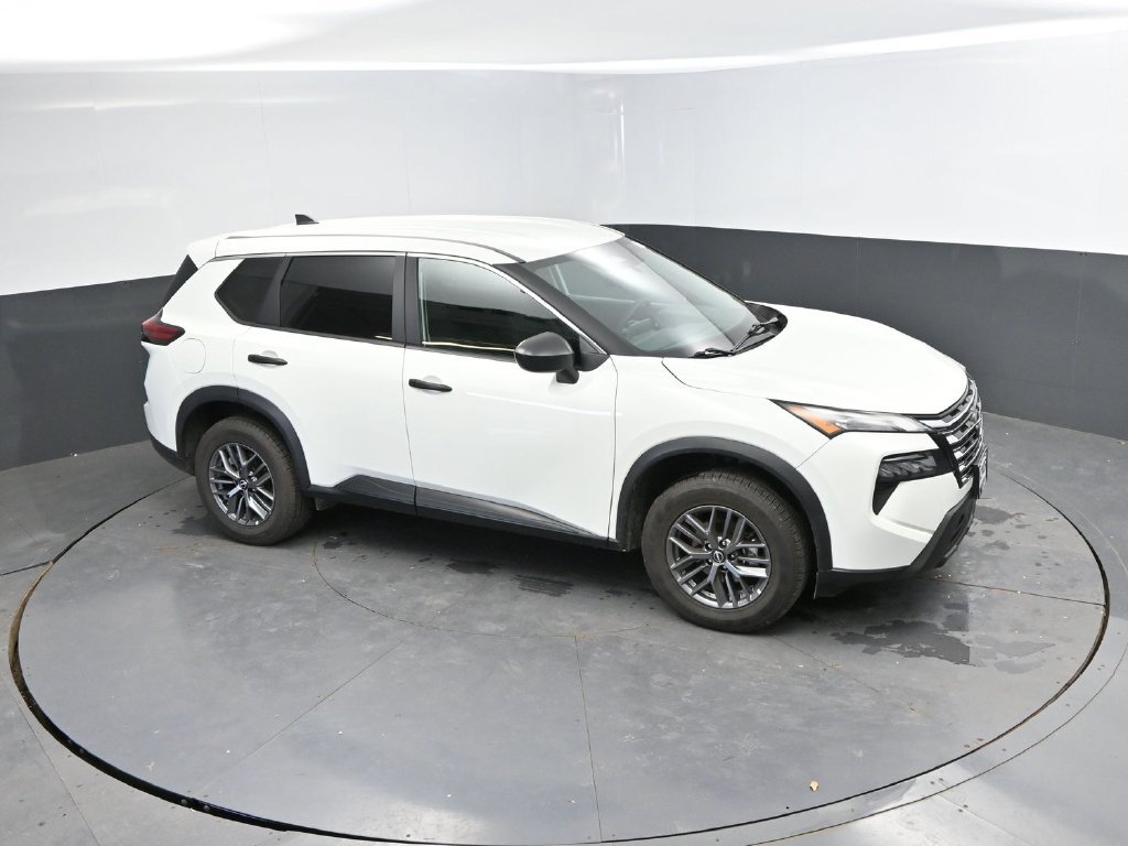 Used 2024 Nissan Rogue S AWD/4WD image 23