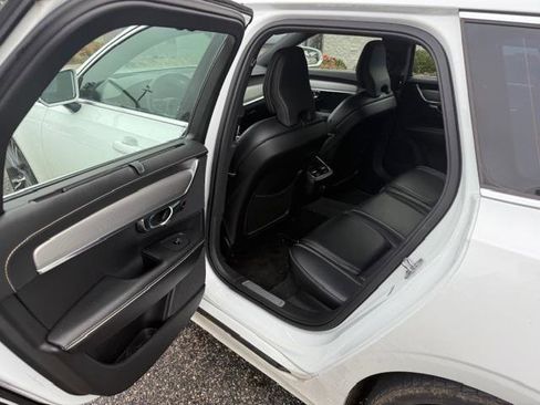 Used 2019 Volvo V90 T5 R-Design w/ Advanced Package image 2