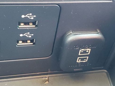 Used 2023 MAZDA MAZDA3 s image 33