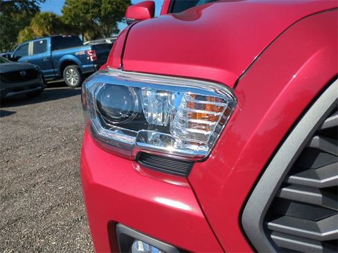 Used 2022 Toyota Tacoma TRD Off-Road w/ Technology Package image 10