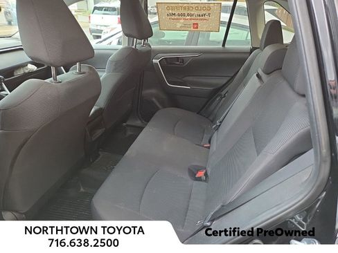 Used 2021 Toyota RAV4 LE image 13
