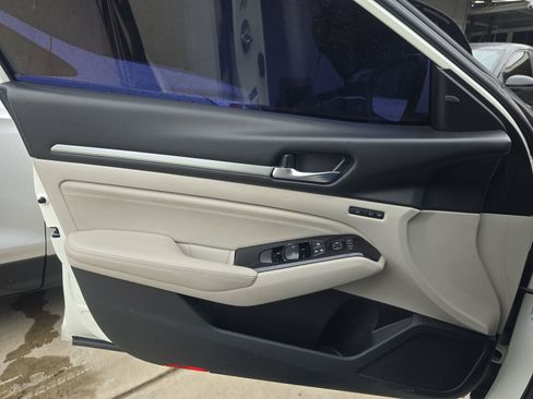 Used 2021 Nissan Altima 2.5 Platinum image 9