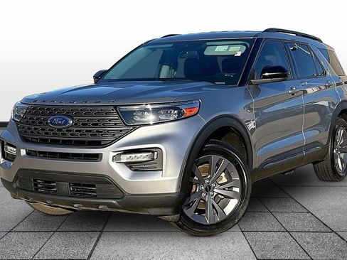Used 2022 Ford Explorer XLT w/ Equipment Group 202A image 1