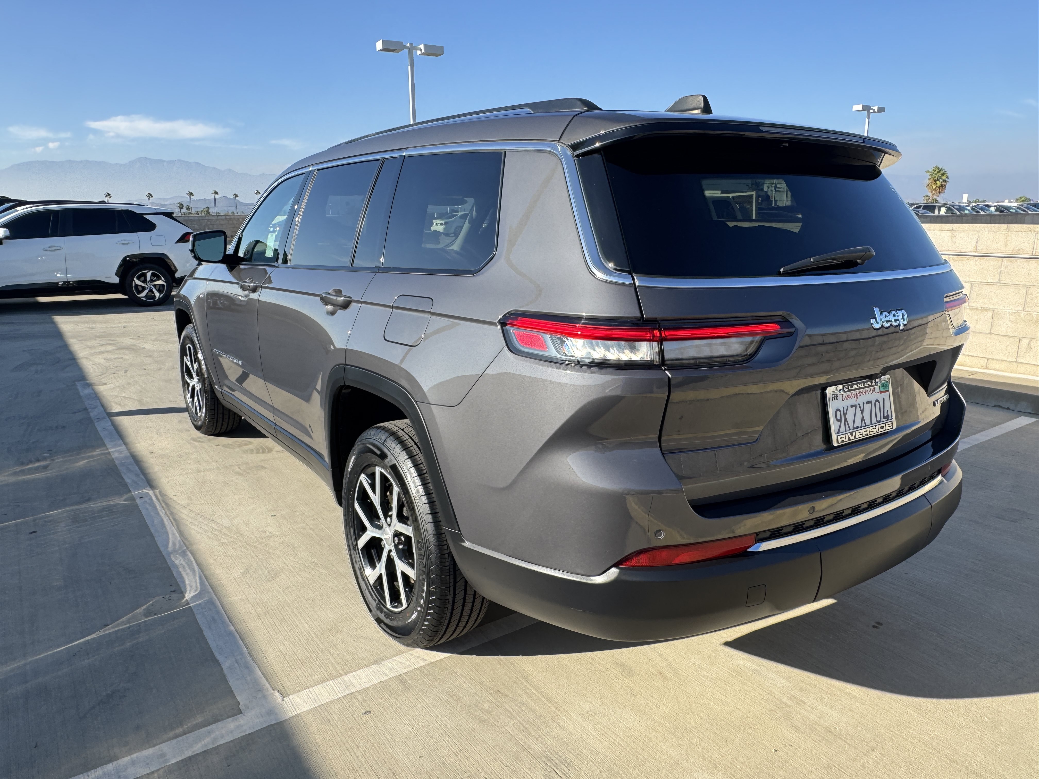 Used 2024 Jeep Grand Cherokee L Limited RWD image 8