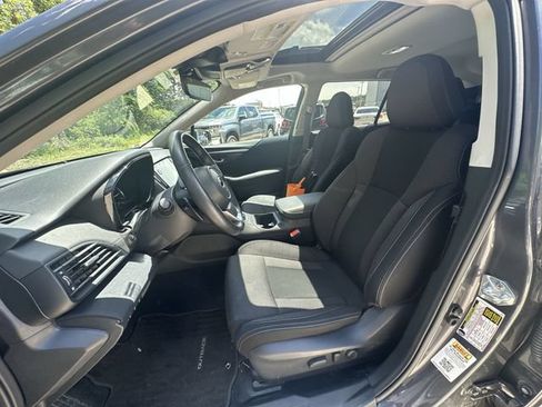 Used 2024 Subaru Outback Premium AWD/4WD image 23