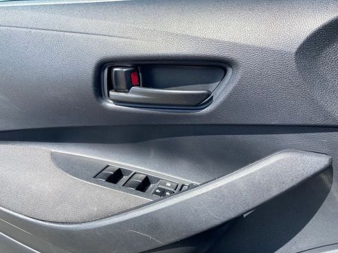 Used 2025 Toyota Corolla LE FWD image 13