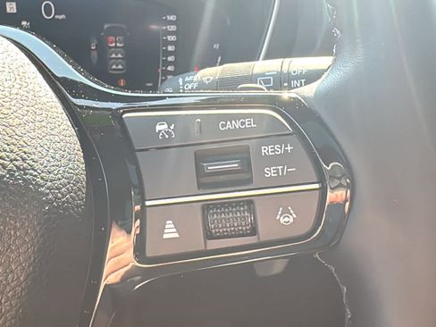 Used 2025 Honda Pilot Elite image 13