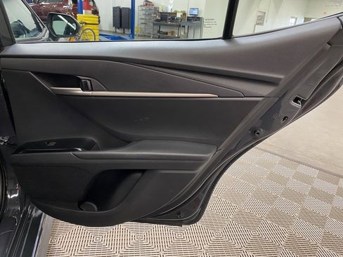Used 2025 Toyota Camry SE image 16