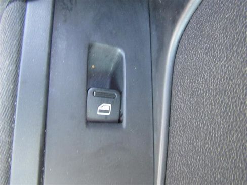 Used 2018 Volkswagen Beetle 2.0T S image 26