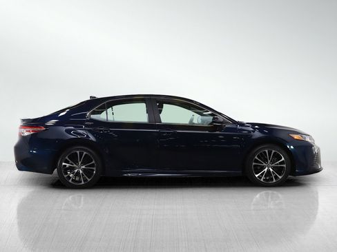 Used 2019 Toyota Camry SE w/ Convenience Package image 7