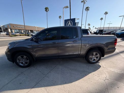 Used 2025 Honda Ridgeline TrailSport image 2
