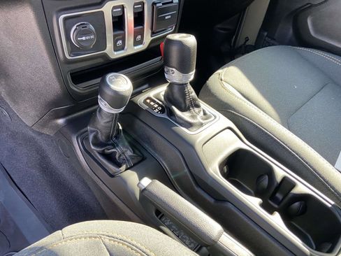 Used 2025 Jeep Wrangler Sport image 11