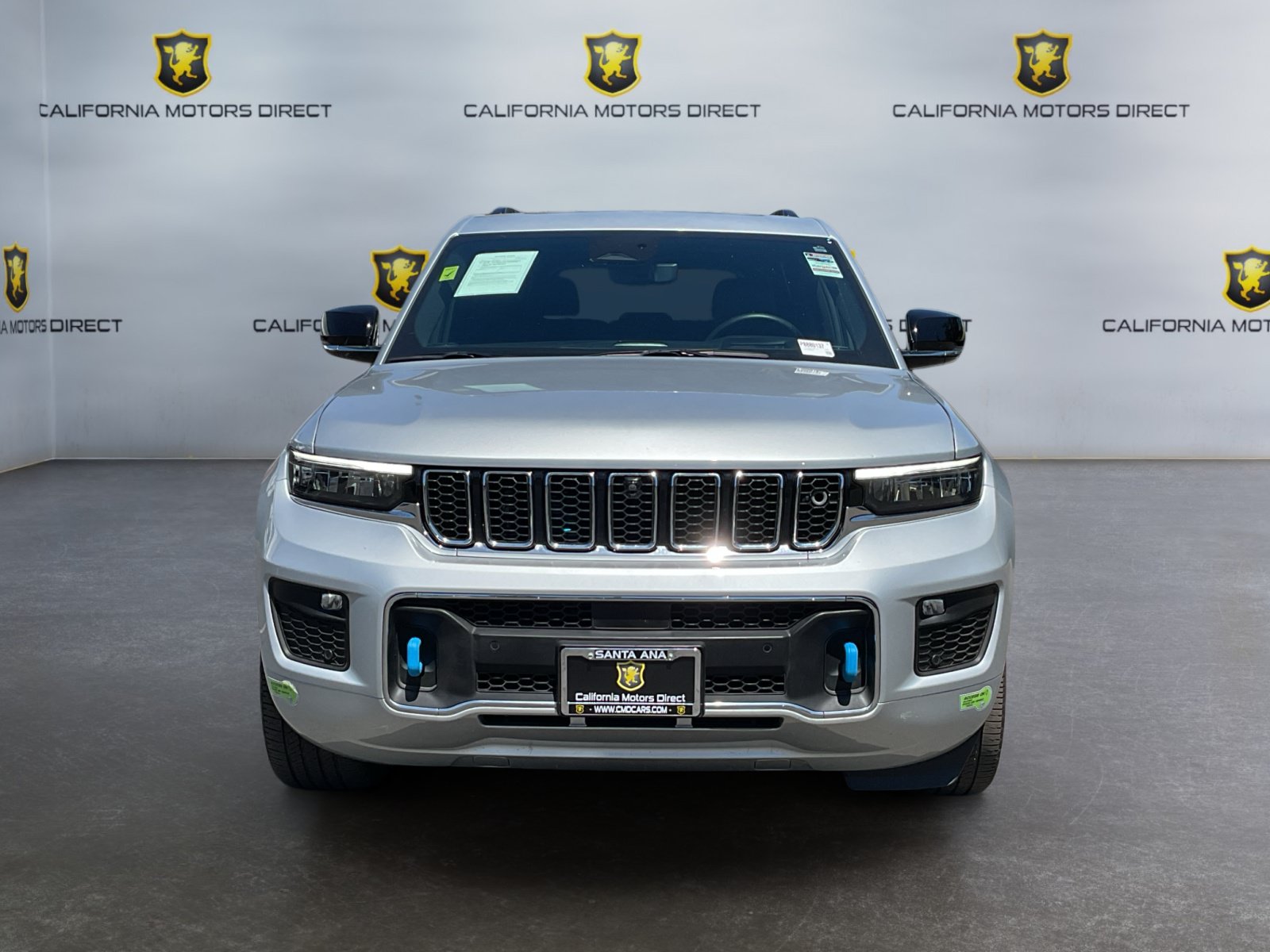 Used 2023 Jeep Grand Cherokee Overland w/ Advanced Protech Group III AWD/4WD image 2
