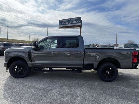 New 2026 Ford F250 Lariat w/ Black Appearance Package image 6