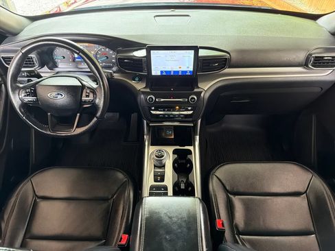 Used 2020 Ford Explorer XLT w/ Equipment Group 202A RWD image 22