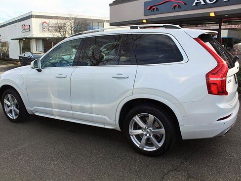 Used 2016 Volvo XC90 T8 Momentum w/ Vision Package image 4