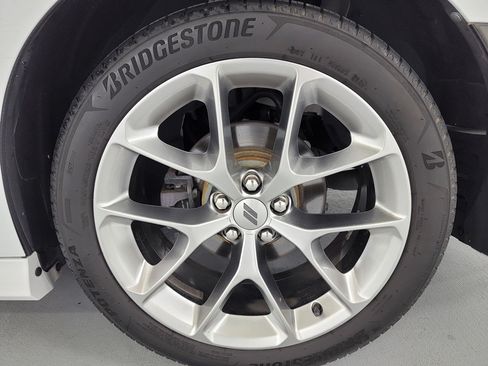 Used 2019 Dodge Charger R/T w/ Plus Group RWD image 11