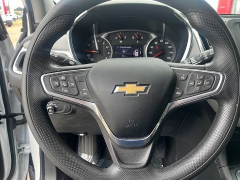 Used 2022 Chevrolet Equinox LS w/ LS Convenience Package AWD/4WD image 13