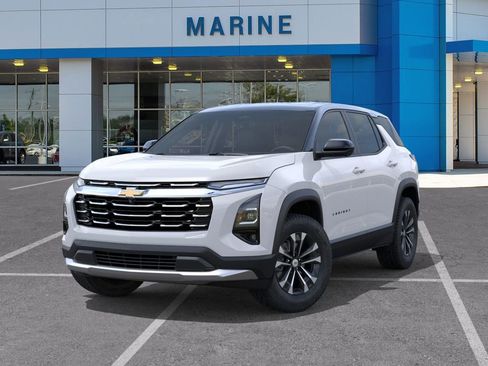 New 2026 Chevrolet Equinox LT w/ Convenience Package II FWD image 6