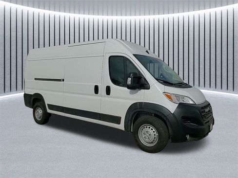 Used 2025 RAM ProMaster 2500 w/ Convenience Group image 2