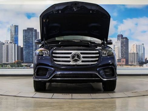 Used 2026 Mercedes-Benz GLS 450 4MATIC image 4